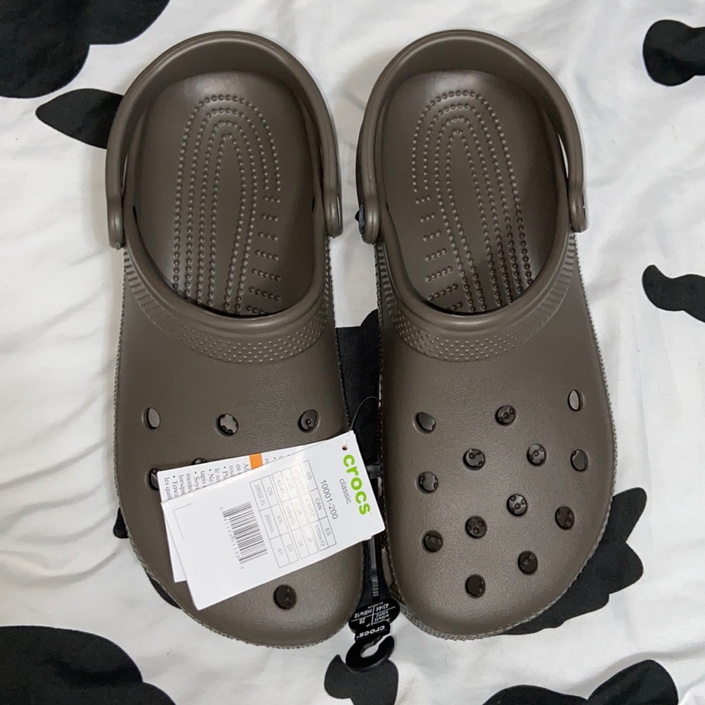 New Brown crocs
